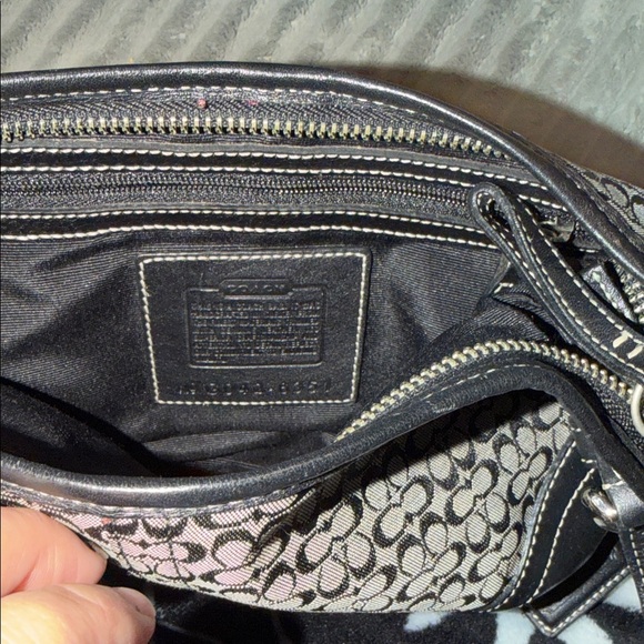 Coach shoulder bag - Picture 3 of 3
